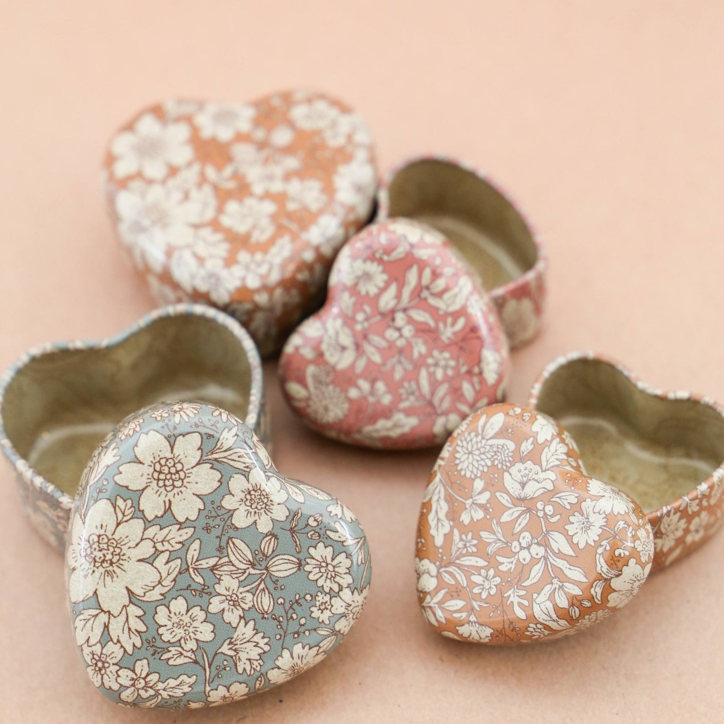 2024 Maileg Heather Blossom Metal Heart Box | 2 Piece Set - Knot and Spool