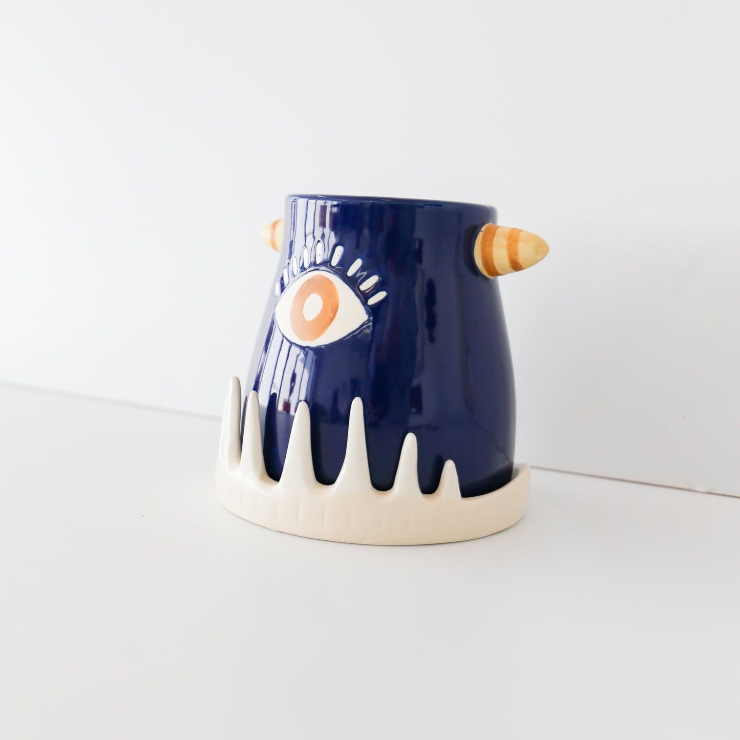 MONSTER TEETH POT MEDIUM | 6.25 x 5.75" - Knot and Spool