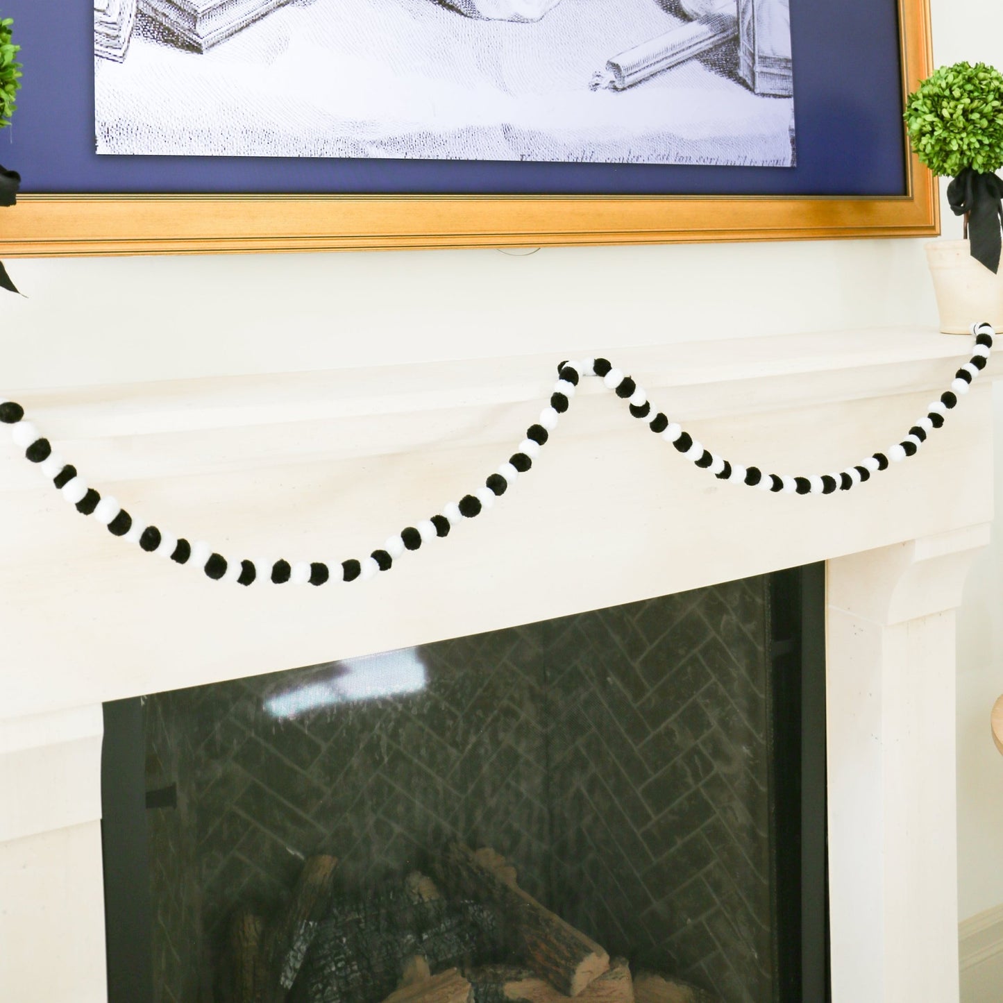 POMPOM GARLAND - BLACK/WHITE - 68" - Knot and Spool