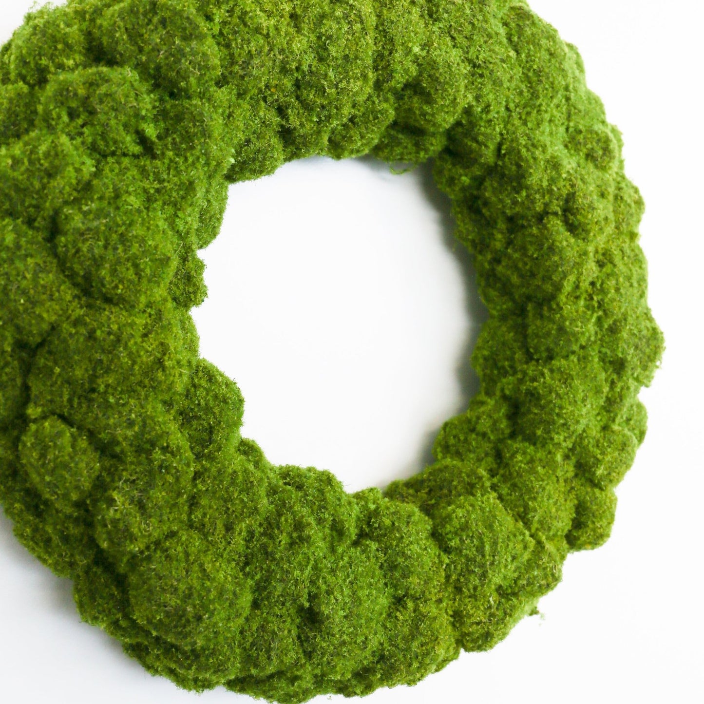 18" Moss Wreath - Knot and Spool