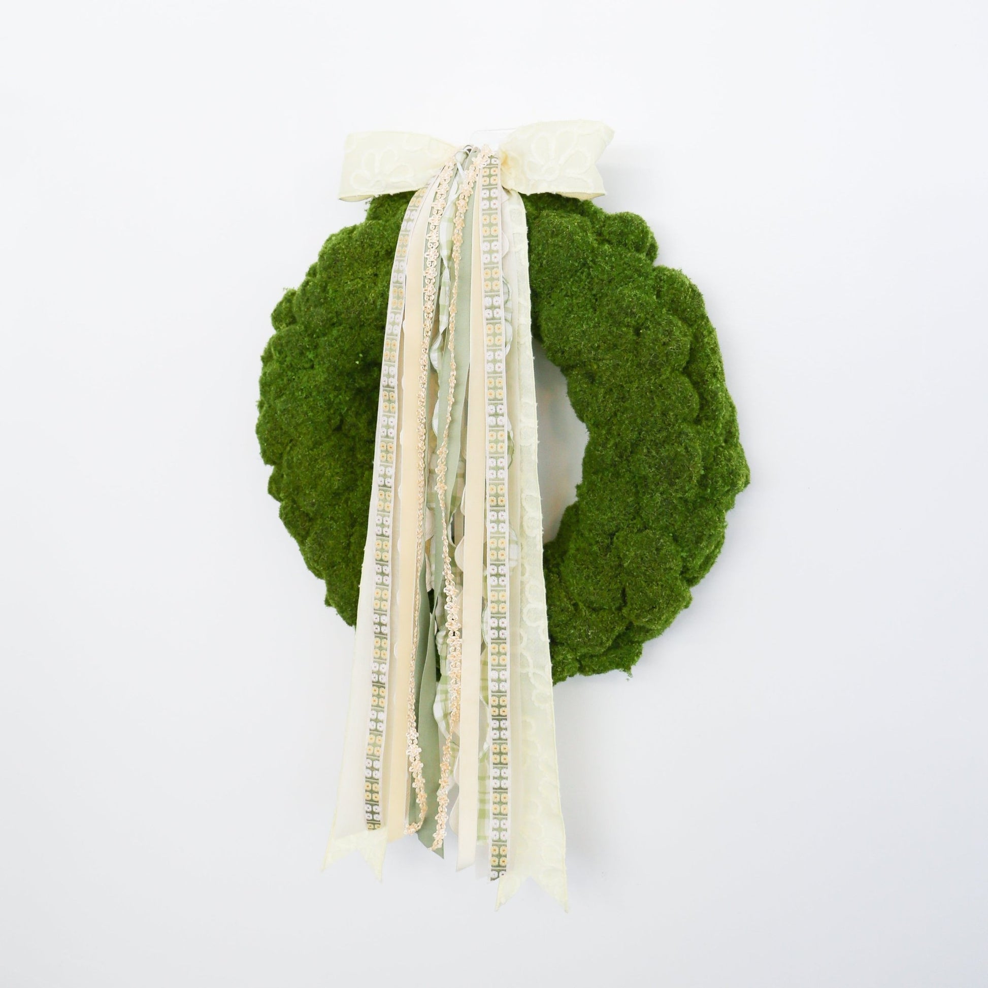 18" Moss Wreath - Knot and Spool
