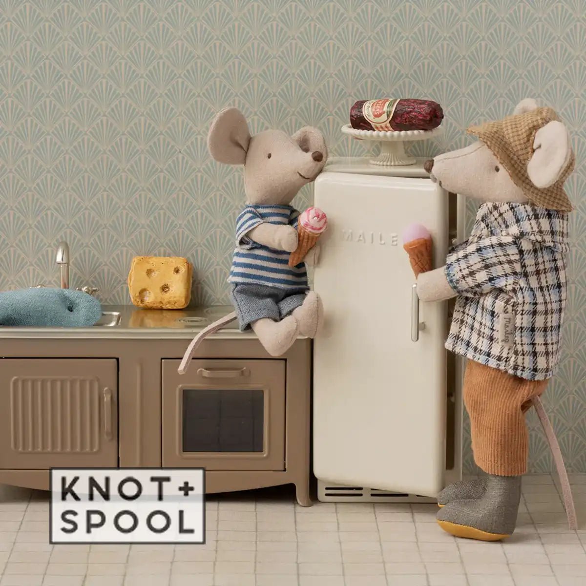 2025 Maileg Granddad Mouse - Knot and Spool