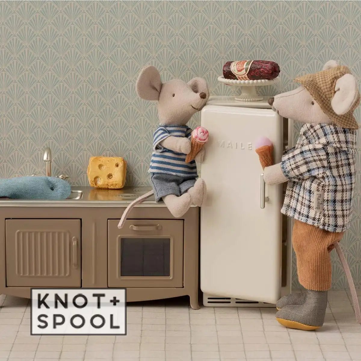 2025 Maileg Granddad Mouse Clothes - Knot and Spool