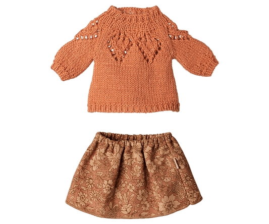 2026 Maileg Skirt and Knitted Sweater - Medium Mouse - Knot and Spool