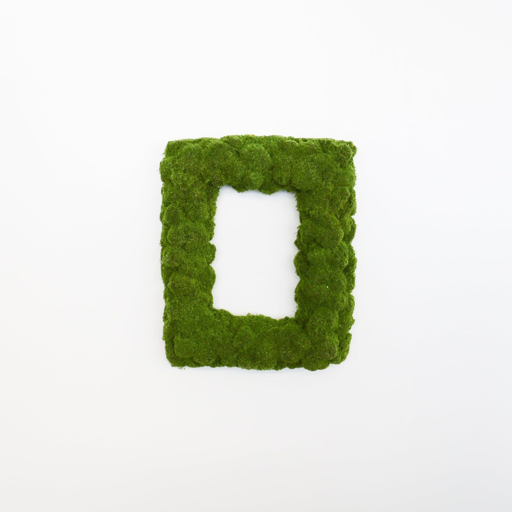 20.5" Rectangle Moss Wreath - Knot and Spool