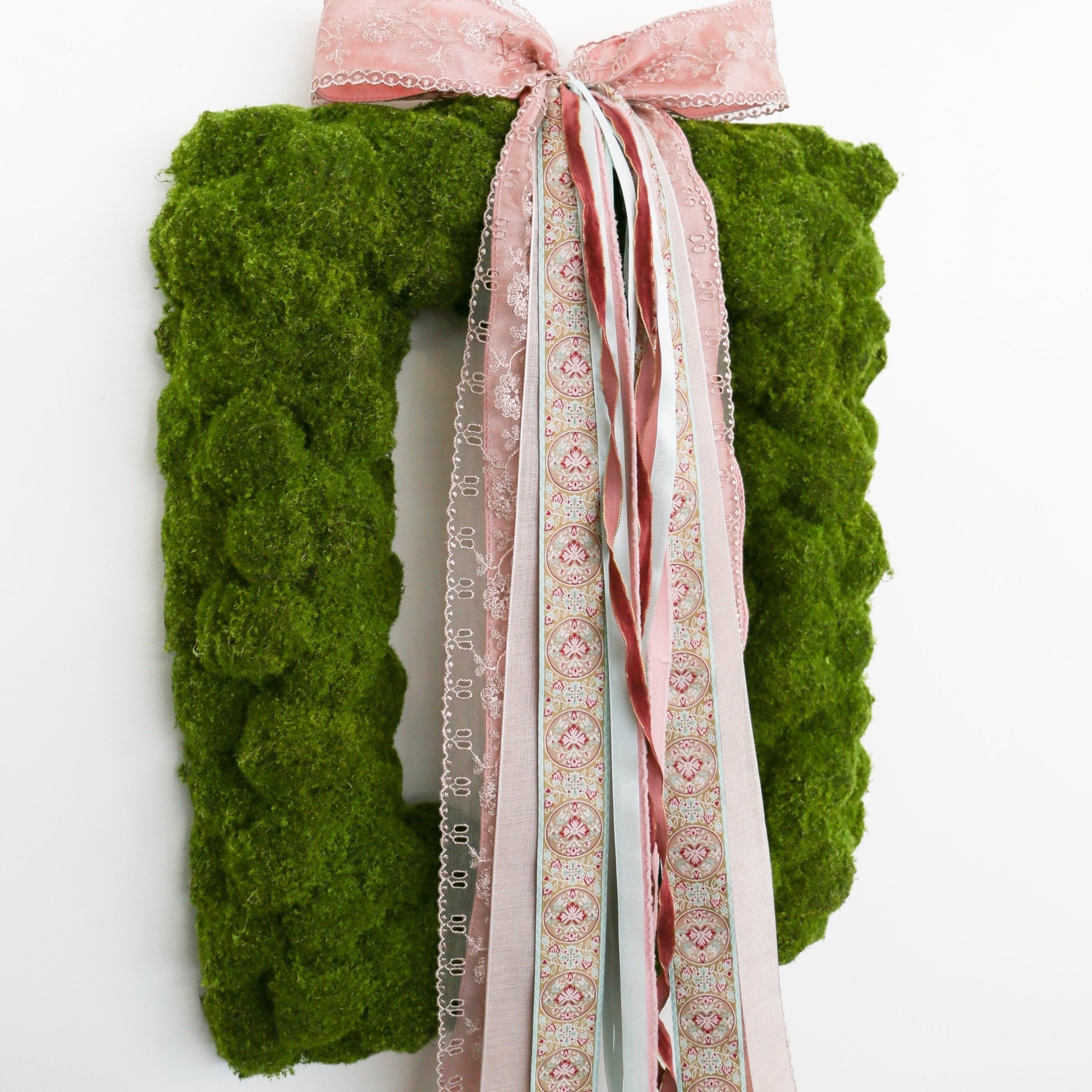 20.5" Rectangle Moss Wreath - Knot and Spool