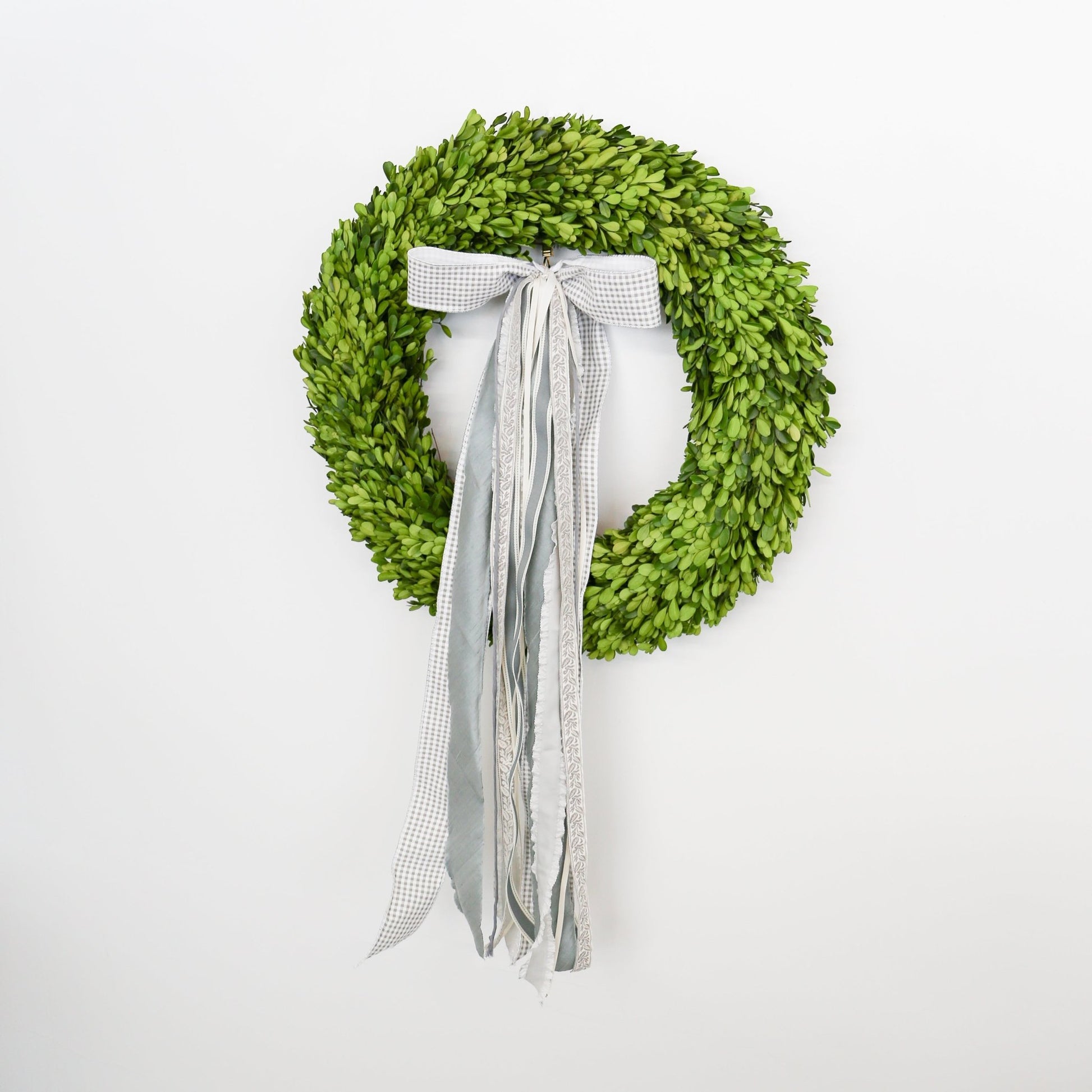 24 Inch Round Preserved Natural Boxwood Wreath - Knot and Spool