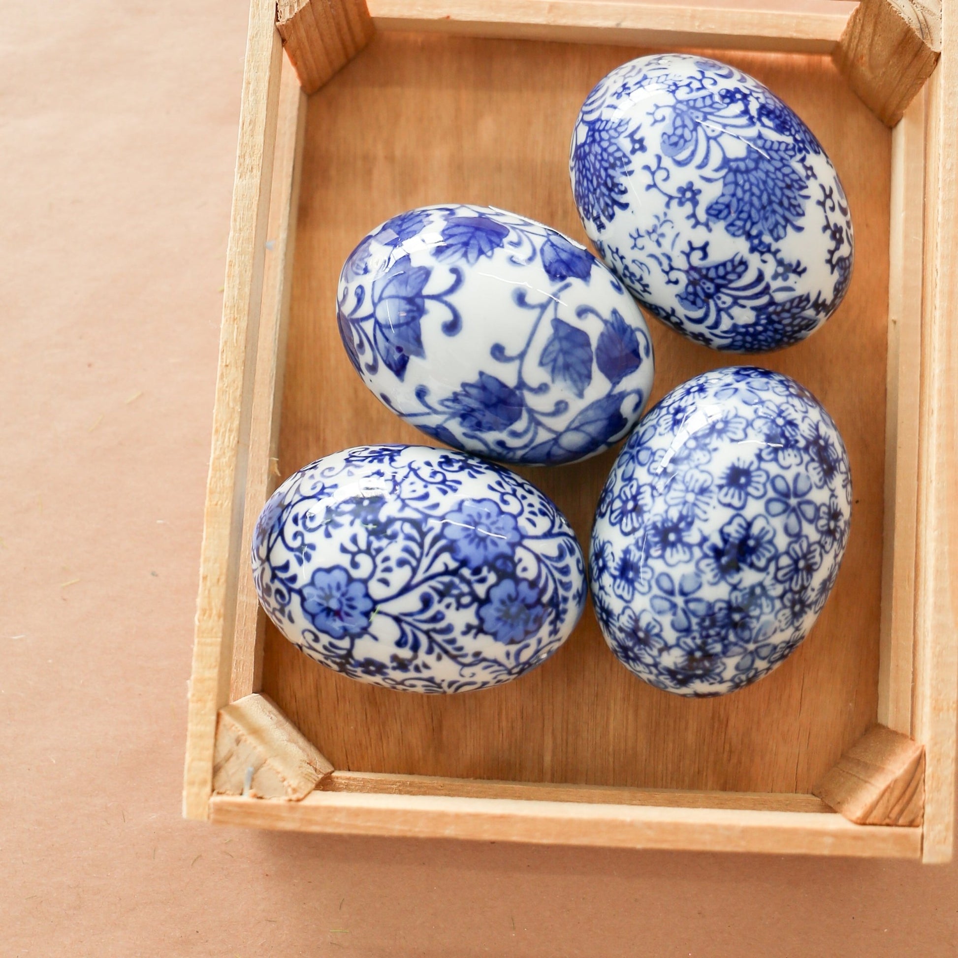 4" Diameter Porcelain Egg - Knot and Spool