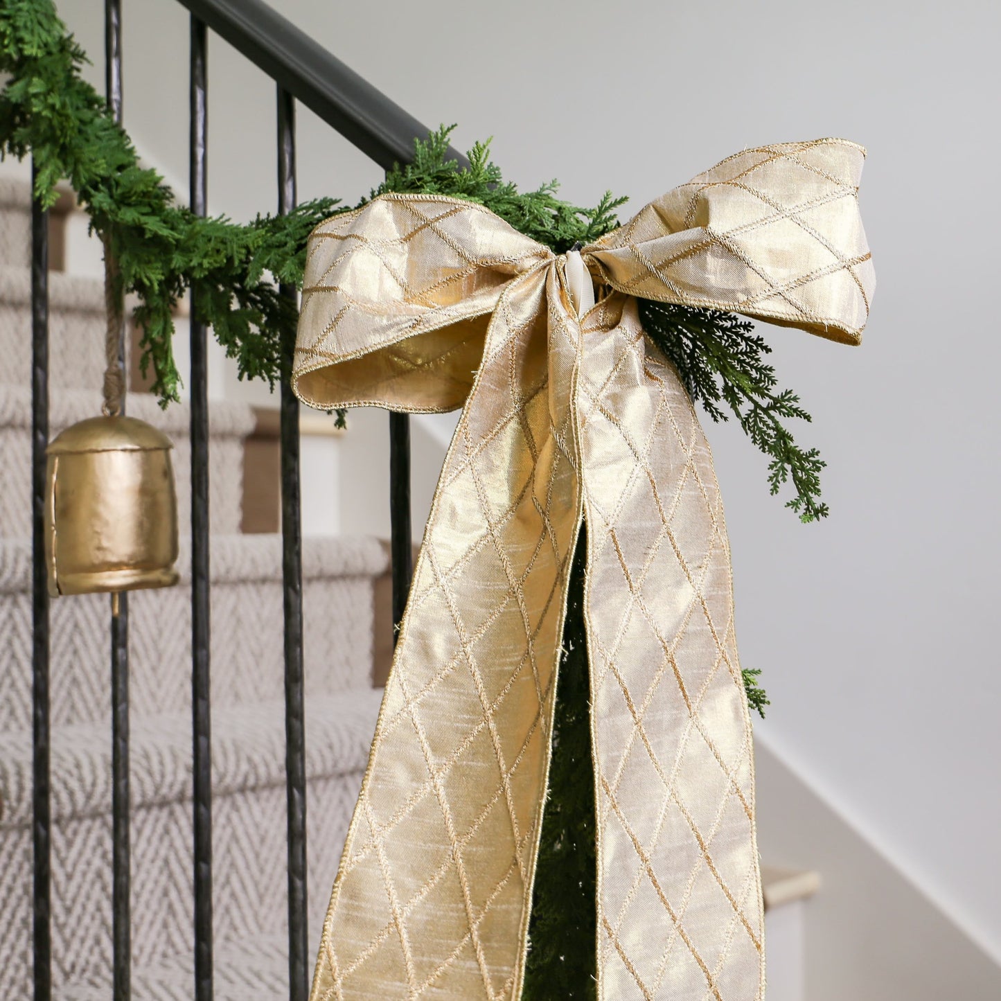 Wealth & Luxury BANISTER BOW™