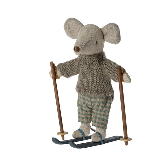 Maileg Big Brother Winter Mouse with Ski Set looking so great!