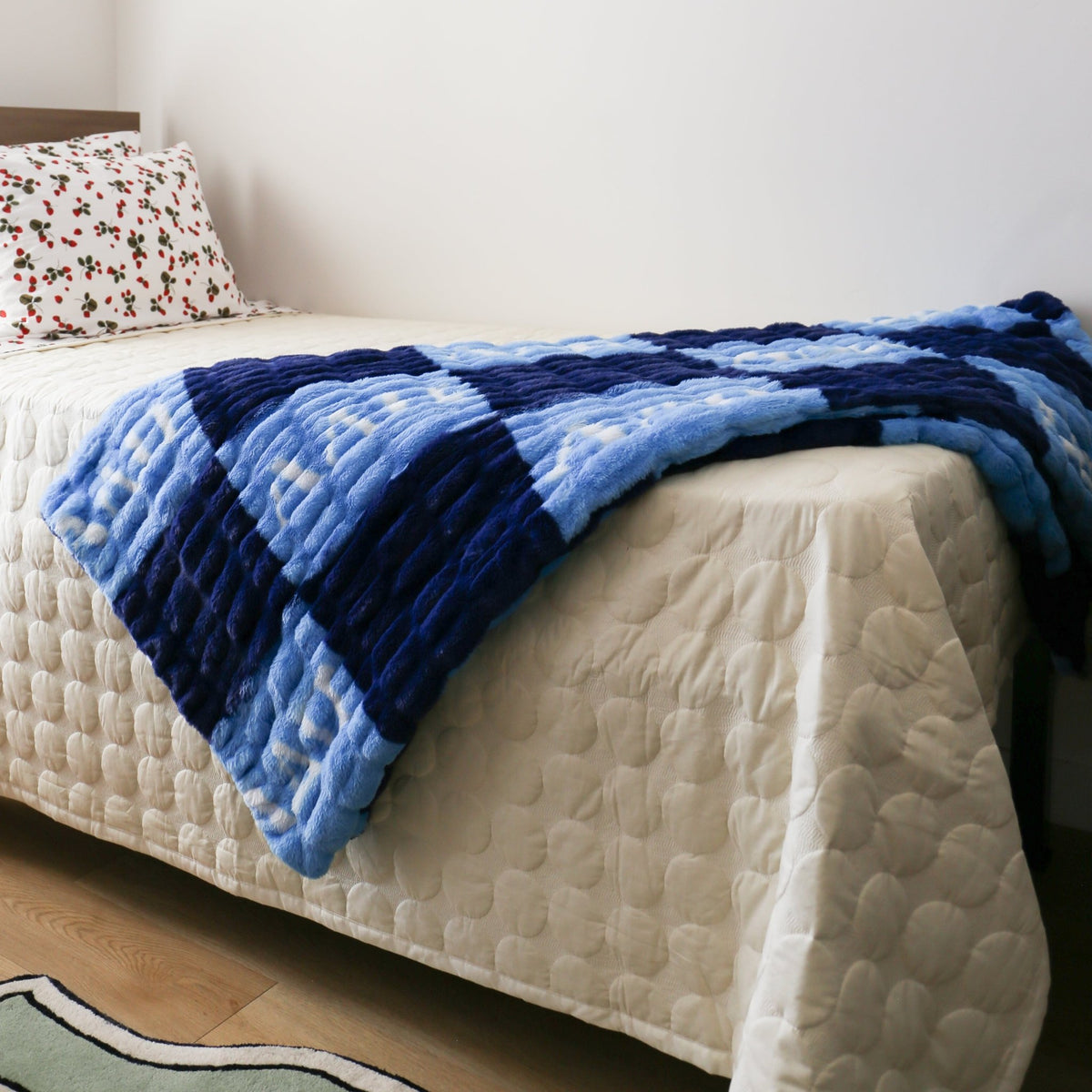 Alpha Delta Pi 50" x 60" Luxury Double-Sided Faux Fur Throw Blanket - Knot and Spool