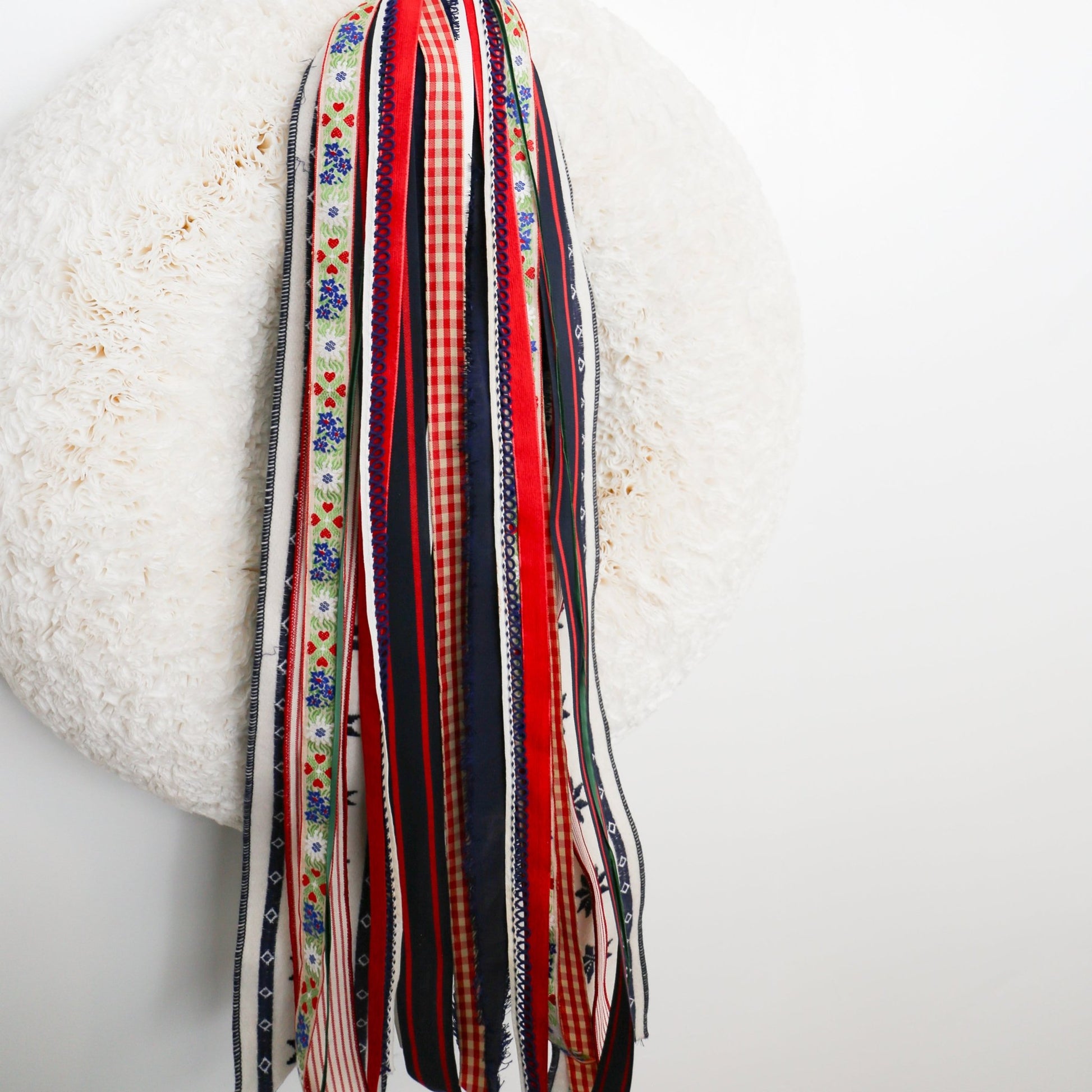 Bavarian Winter RIBBON SET™ (without Bow) - Knot and Spool