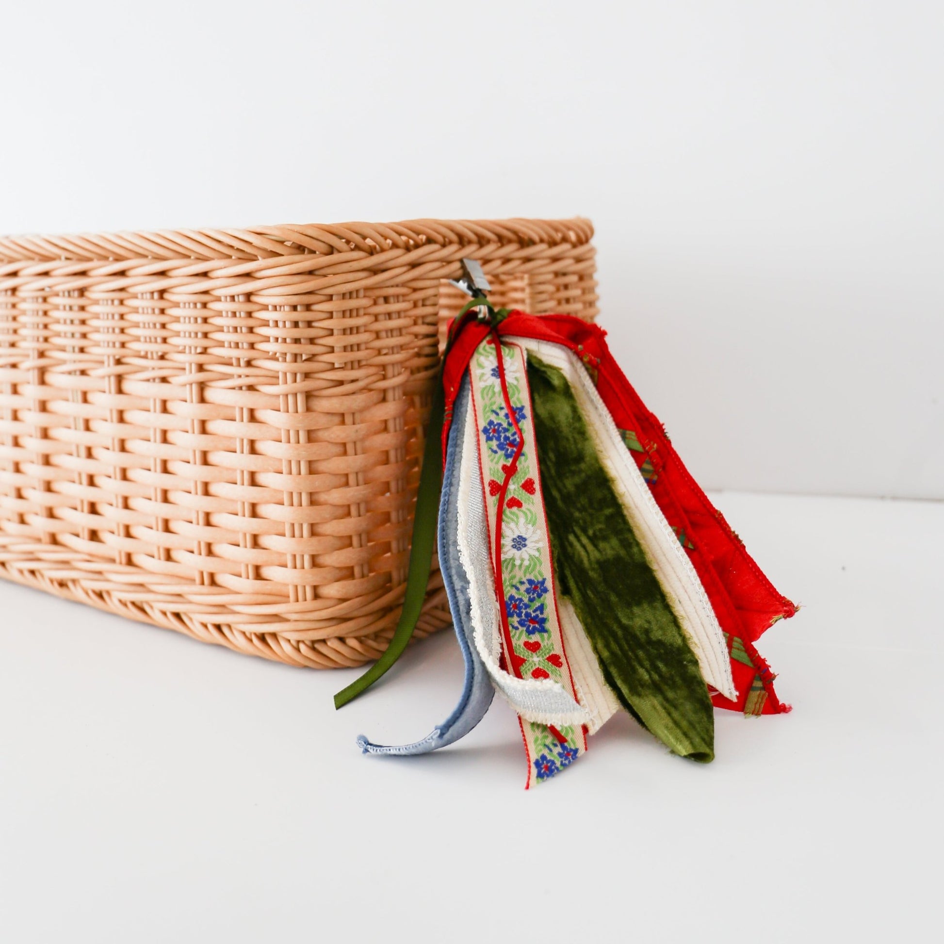 Christmas Traditional Colors RIBBON BUNDLE™ - Knot and Spool