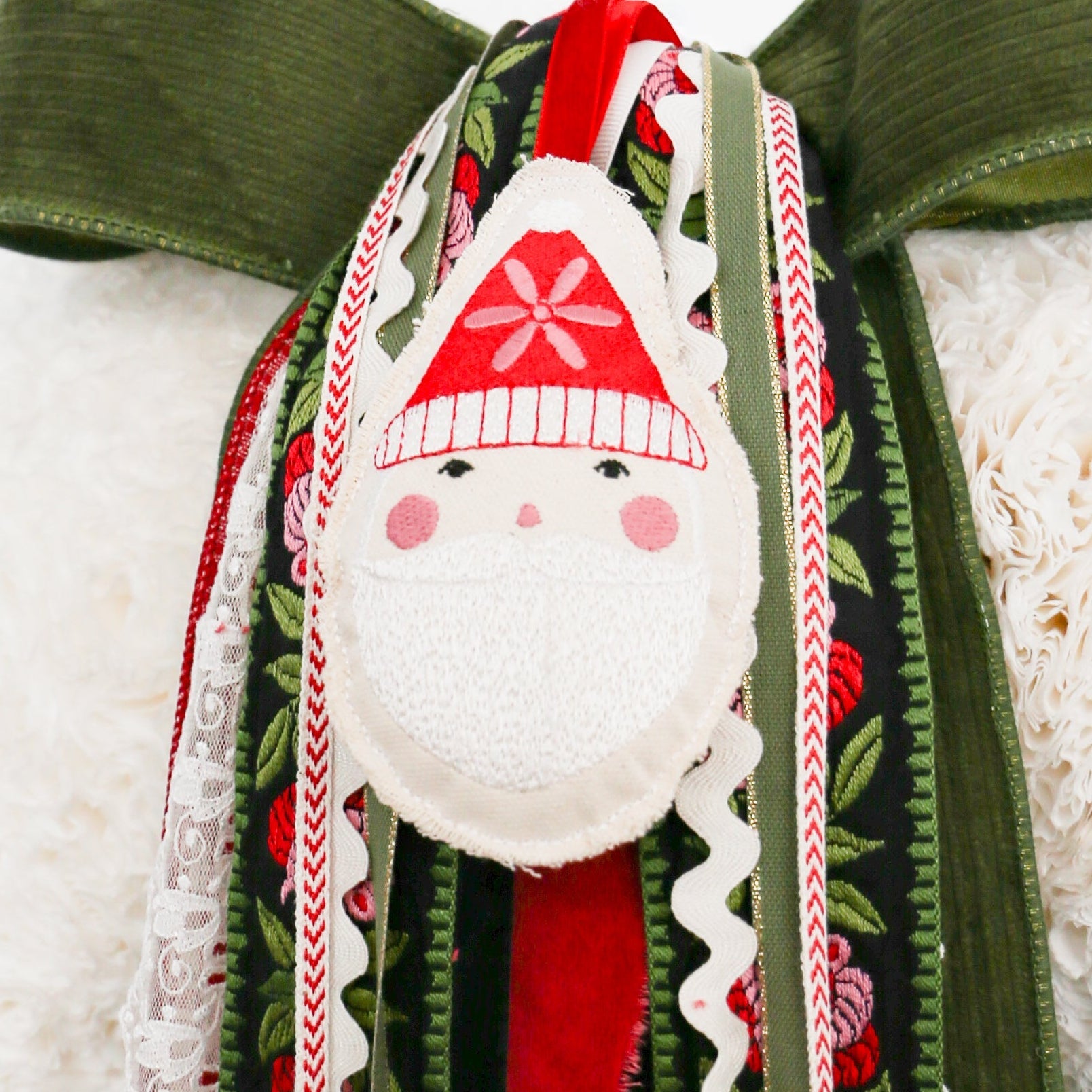 Nikolaus Ornament - Knot and Spool