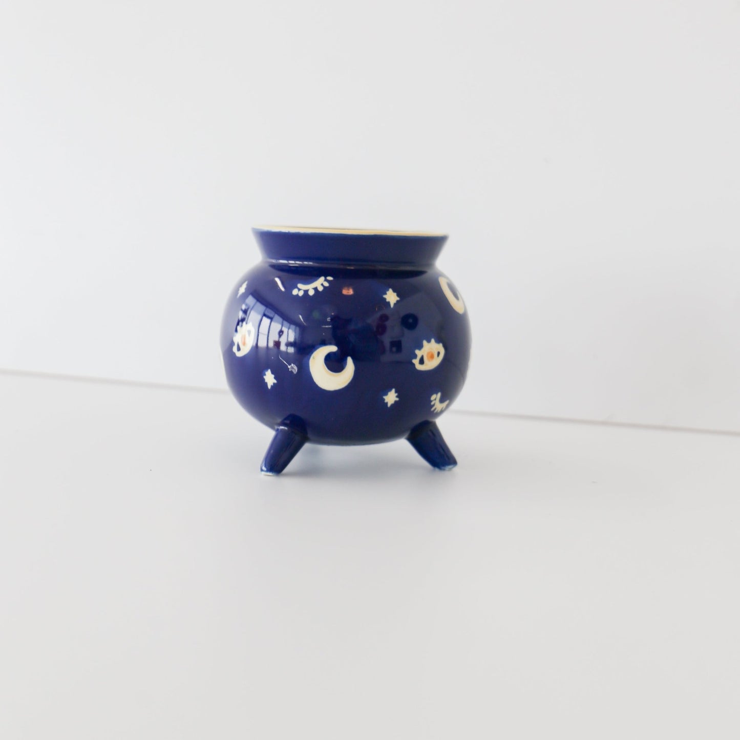 WITCH'S CAULDRON MEDUM POT | 4.5 x 4" - Knot and Spool