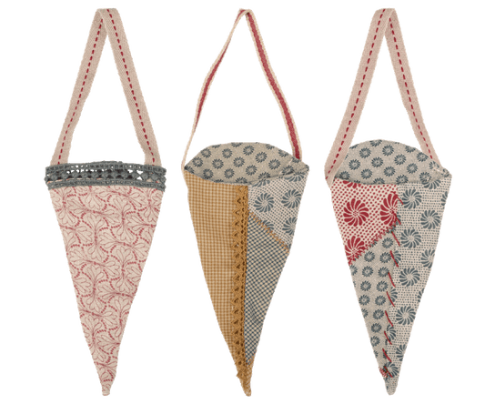 2021 Maileg Cornet - Knot and Spool